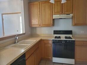 1236 Brookdale Dr in Carpentersville, IL - Building Photo - Building Photo