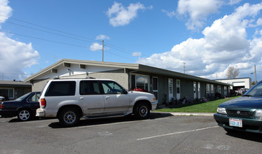 Kent Gardens in Kent, WA - Building Photo - Building Photo