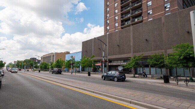 737 Ouellette Ave in Windsor, ON - Building Photo - Building Photo