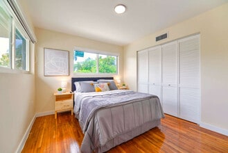 1001 NE 80th St in Miami, FL - Building Photo - Building Photo