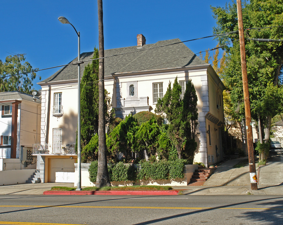 7467 Hollywood Blvd in Los Angeles, CA - Foto de edificio