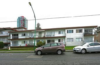 6620 Sussex Av in Burnaby, BC - Building Photo - Building Photo