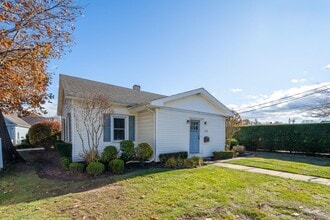 176 Laurel Ave in Northport, NY - Building Photo - Building Photo