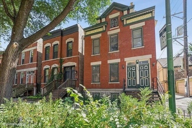 property at 1945 W Thomas St