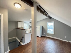 37 Grove St in Dover, NH - Building Photo - Building Photo