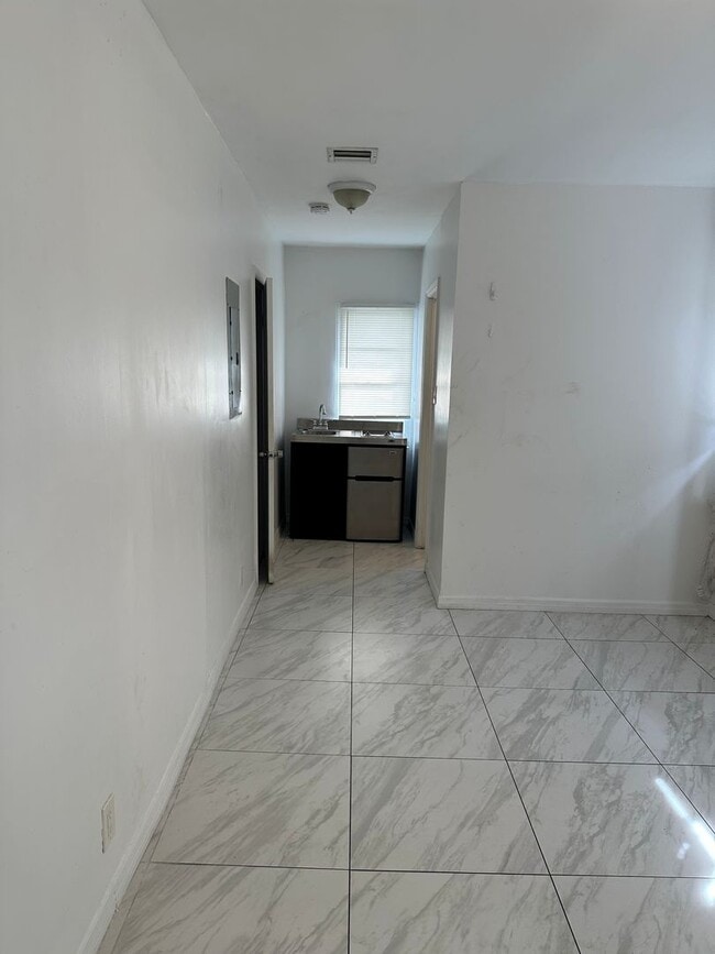 212 NW 11th St in Pompano Beach, FL - Building Photo - Building Photo