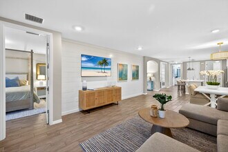 14567 Edgewater Cir in Naples, FL - Building Photo - Building Photo