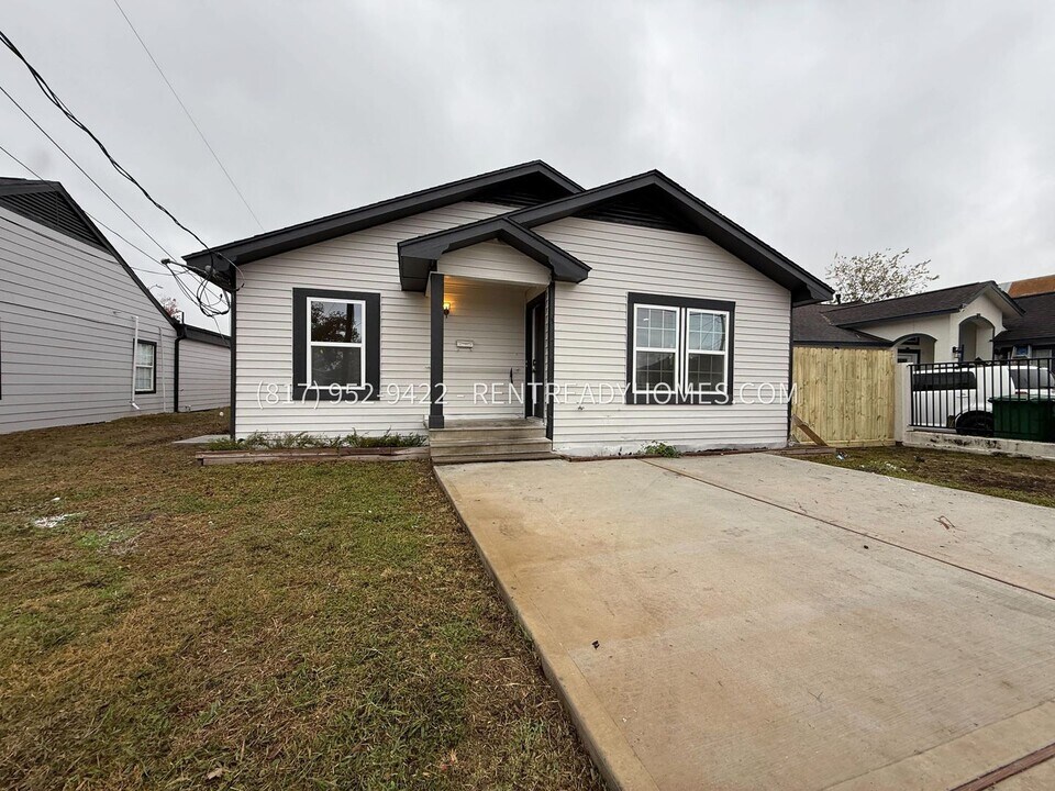 1303 Des Jardines St in Houston, TX - Building Photo