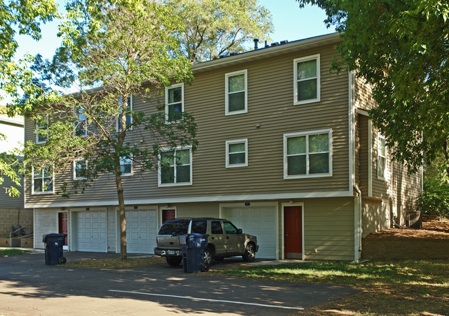 92 Hoyt Ave W in St. Paul, MN - Building Photo - Building Photo