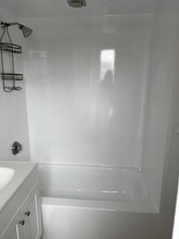 452 Main St, Unit 1 in Melrose, MA - Foto de edificio - Building Photo