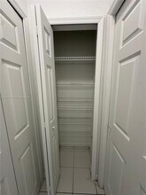 2438 SE 14th Ave in Homestead, FL - Foto de edificio - Building Photo