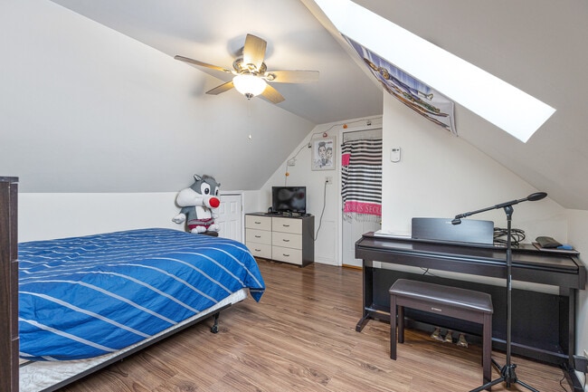 2135 N Menard Ave in Chicago, IL - Building Photo - Building Photo