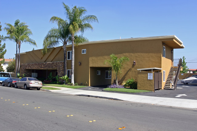 Lexington Pines Apartments in San Diego, CA - Building Photo - Building Photo