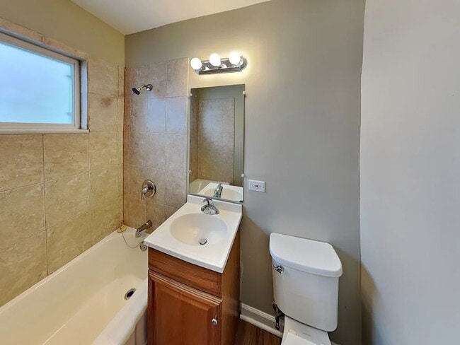 712 E Le Moyne Ave in Lombard, IL - Building Photo - Building Photo