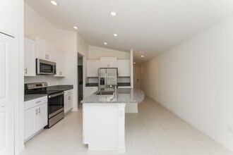 17892 Blissful Stars Dr in Lutz, FL - Building Photo - Building Photo