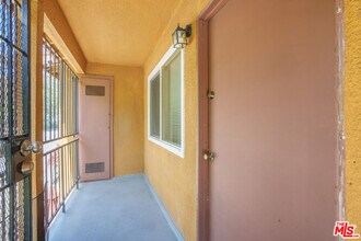 1361 Riverside Dr in Los Angeles, CA - Building Photo - Building Photo