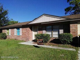 7045 Prellie St in Jacksonville, FL - Building Photo