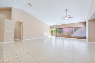 9542 Twister Trace St in Las Vegas, NV - Building Photo - Building Photo