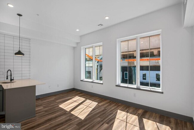 2011 N Front St in Philadelphia, PA - Building Photo - Building Photo