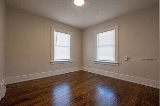 3812 Dodge St in Omaha, NE - Building Photo - Building Photo