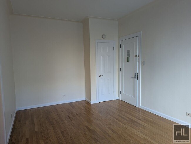 117 W 13th St