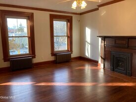 162 4th St in Troy, NY - Building Photo