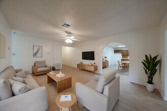 7751 Pipers Hill in San Antonio, TX - Building Photo - Building Photo