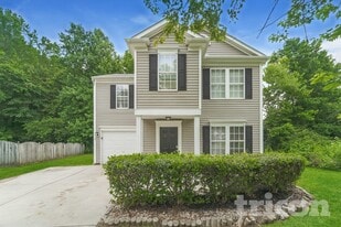 9835 Veronica Dr in Charlotte, NC - Building Photo