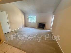 1075 E Chandler Blvd in Chandler, AZ - Building Photo - Building Photo