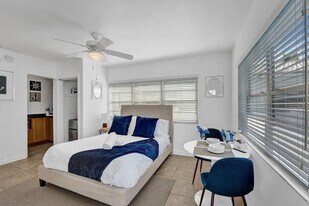 335 Desoto St in Hollywood, FL - Building Photo