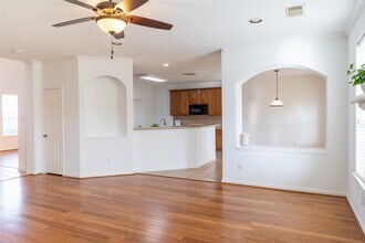 2109 Auburn Shores Dr in Pearland, TX - Building Photo - Building Photo