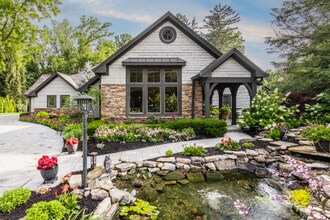 8651 Emerald Ln in Indianapolis, IN - Building Photo - Building Photo