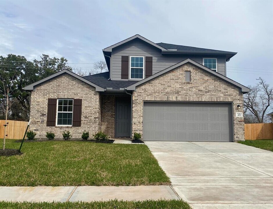 426 Magnolia Ln in Lake Jackson, TX - Foto de edificio