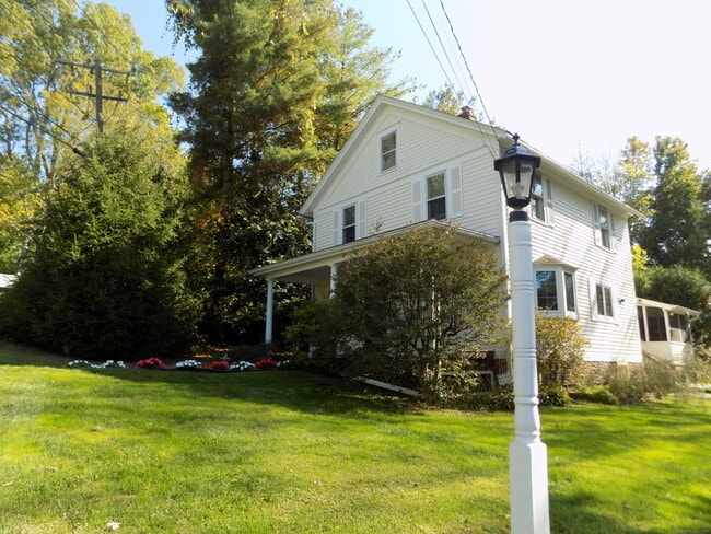 6 Hillside Ave
