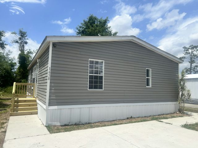 property at 1658 Daffodil Ave