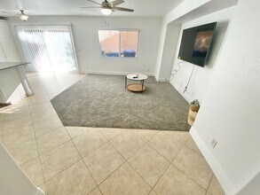 287 Fringe Ruff Dr in Las Vegas, NV - Building Photo - Building Photo