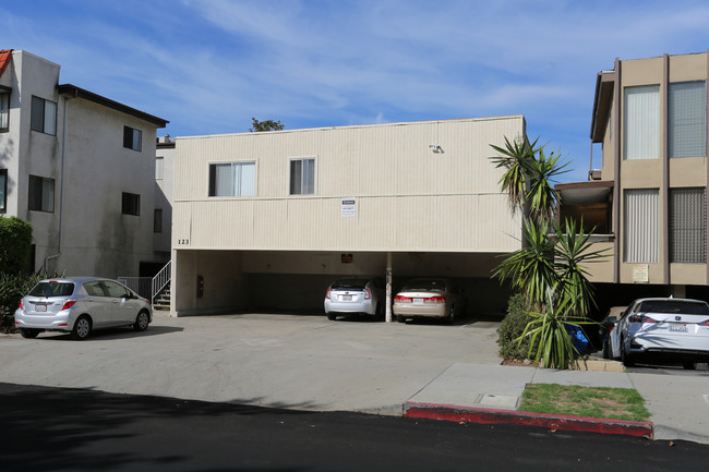 123 S Everett St in Glendale, CA - Building Photo - Building Photo