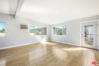 2245 Silver Ridge Ave in Los Angeles, CA - Building Photo - Building Photo
