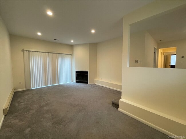 327 N Greeley Ave in Chappaqua, NY - Building Photo - Building Photo