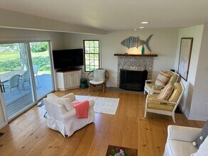 2 Florence St in Westport, MA - Building Photo - Building Photo