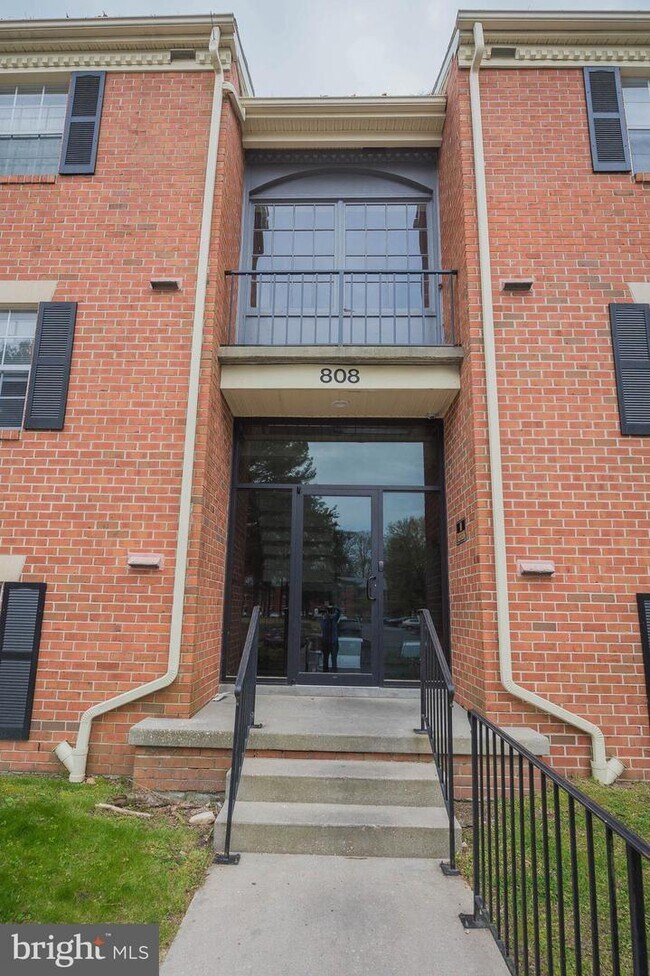 808 College Ln-Unit -G in Salisbury, MD - Foto de edificio - Building Photo