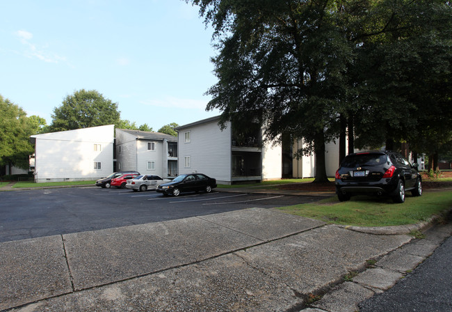 Woodridge Apartments in Garner, NC - Building Photo - Building Photo