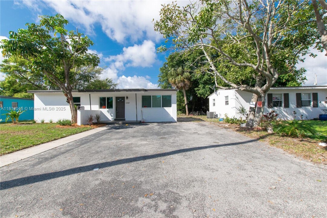 1167 NW 9th Ave in Fort Lauderdale, FL - Building Photo