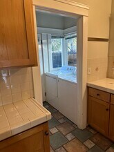 325 E Colorado Blvd in Monrovia, CA - Building Photo - Building Photo