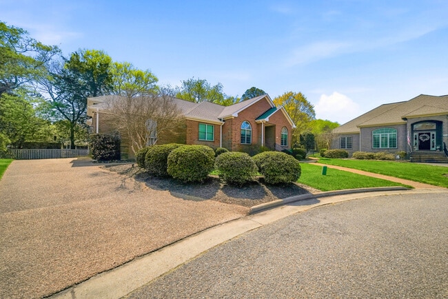 4013 Lambs Creek Ct in Virginia Beach, VA - Building Photo - Building Photo