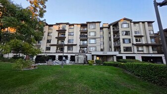 5990 Dandridge Ln in San Diego, CA - Building Photo