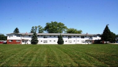 Berry Avenue Apartments in Grayslake, IL - Foto de edificio