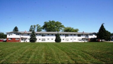 Berry Avenue Apartments in Grayslake, IL - Building Photo