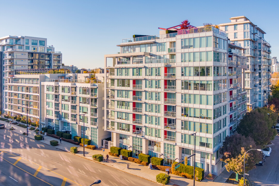 Pinnacle Living False Creek in Vancouver, BC - Building Photo