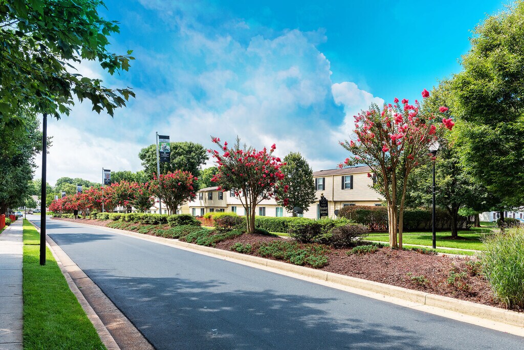 Hopkins Point by OneWall Apartments in Middle River, MD